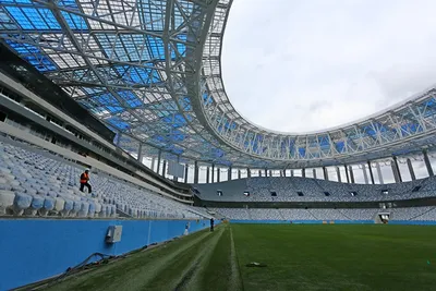 Футбольное поле на стадионе \"Нижний Новгород\" продолжают восстанавливать  после массовой драки игроков 12 сентября 2023 года | Нижегородская правда