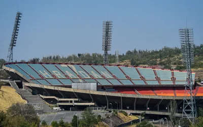 Блеск и нищета армянского футбола: что стало с легендарным стадионом «Раздан»  - box2box - Блоги - Sports.ru