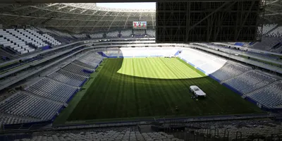 Самара Арена: футбольный стадион в солнечный день Редакционное Изображение  - изображение насчитывающей спорт, спичка: 147413325