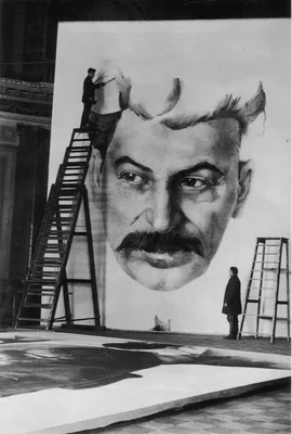 Разве Сталин мало сделал для нашей страны?» — сети о портрете в школе -  Артур Савин - ИА REGNUM