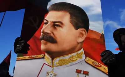 Уральский чиновник объяснил просьбу убрать портрет Сталина на акции 9 мая —  РБК