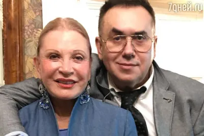 82-летняя Людмила Максакова требует полмиллиона компенсации за свалившегося  к ней мужчину