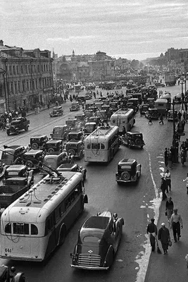 1939 год, улица Горького у Белорусского вокзала . Old Moscow | Старые  фотографии, Заброшенные замки, Старые фото