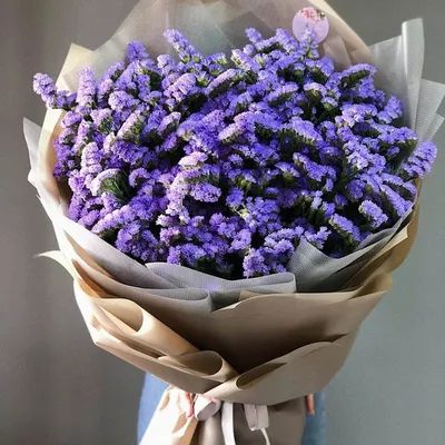 Фиолетовая статица в букете за 3 890 руб. | Бесплатная доставка цветов по  Москве