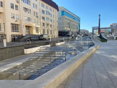 Зимнюю инсталляцию фонтана «Волна» установили на Александровской площади в  Ставрополе - АТВмедиа