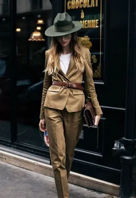 Деловой женский костюм в фисташковом цвете / Business women suit in  pistachio color | Одежда, Базовая одежда, Женский костюм