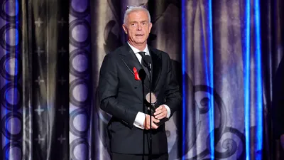 Стивен Долдри получил премию «Тони» 2020 года за режиссуру фильма «Наследство»
