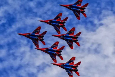 Группа высшего пилотажа «Стрижи» покажет авиашоу в День России в Пензе —  Новости — Пенза Взгляд
