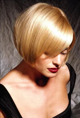 awesome Оригинальная стрижка Каре-Боб на средние волосы (50 фото) —  Преимущества и особенности | Прически типа короткий боб, Светлые прямые  волосы, Стрижка