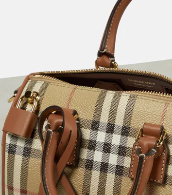 Сумка женская из канвы и кожи Burberry купить за 6061 грн в магазине  UKRFashion. Товары бренда Burberry. Лучшее качество