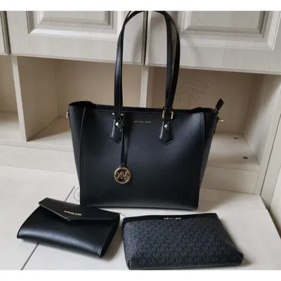 Michael Kors Bag And Wallet Set on Mercari | Mk handbags michael kors,  Michael kors bag, Handbags michael kors