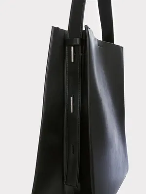 Cuyana Easy Tote Review: Here's How It Held Up on Two Back-to-Back Trips |  Condé Nast Traveler