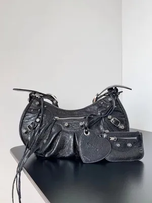 Модные сумки 2022: Balenciaga Le Cagole | BURO.