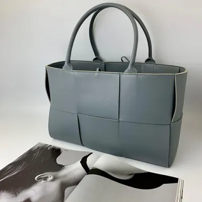 Женская серая кожаная сумка Bottega Veneta Arco Tote Medium LM-14864 –  Lazurka Mall