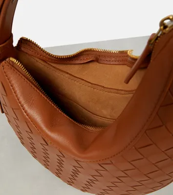 BOTTEGA POINT BAG UNBOXING and Comparison to BOTTEGA POUCH BAG - YouTube