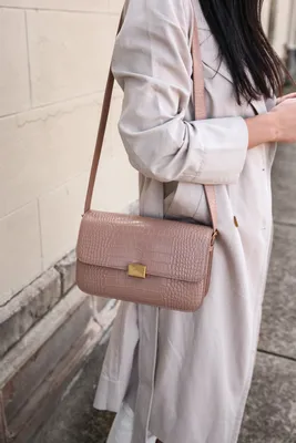 The Curated Classic Shoulder Bag Review - Mademoiselle | Minimal Style Blog
