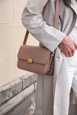 The Curated Classic Shoulder Bag Review - Mademoiselle | Minimal Style Blog
