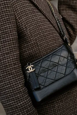 Как распознать оригинальную сумку Chanel: 12 ключевых аспектов