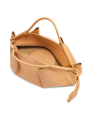 Женская коричневая сумка gate LOEWE купить в интернет-магазине ЦУМ, арт.  321.56.T19
