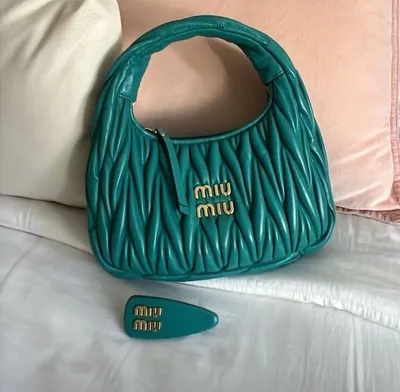 Сумка на плечо тоут Miu Miu - купить с доставкой по выгодным ценам в  интернет-магазине OZON (1055827073)