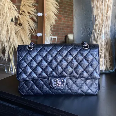 Сумка Chanel Double Flap Medium 25 см купить в Москве за 350 000 руб.  Женские С историей