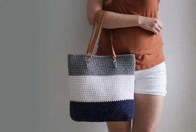 МАСТЕР-КЛАСС ВЯЗАНАЯ СУМКА СКАРЛЕТТ / вязаная сумка крючком из шнура /  Crochet bag / Fashionable bag - YouTube