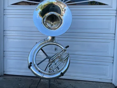 Сузафон King TUBA SOUSAPHONE - KEY OF BBb 26 BELL: купить с доставкой из  США, цена 559 922 руб - (255879173638)