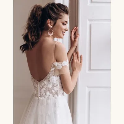 LOVE STORY - Свадебный салон on Instagram: “АЛСУ от @lovestory.ua❤️ -  идеальное свадебное платье для твоего тор… | Wedding dresses, Boho wedding  dress, Boho wedding