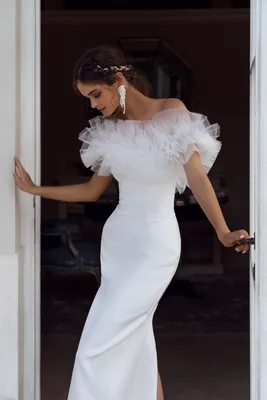 Атласное свадебное платье с открытыми плечами артикул 218375 цвет белый👗  напрокат 10 000 ₽ ⭐ купить 40 000 ₽ в Новосибирске