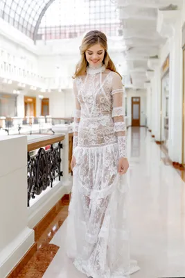 Нарядное блестящее белое платье в пол — FashionYouWant, акция действует до  30 октября 2025 года | LeBoutique — Коллекция брендовых вещей от  FashionYouWant — 6506061