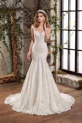 Облегающее свадебное платье Bianca купить в Москве - свадебный салон Etna  Bride