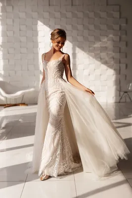 Атласное свадебное платье русалка с красивым шлейфом купить в Москве