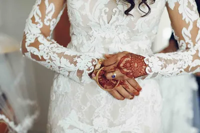 Длинные белые перчатки WG069 для невесты, изысканные свадебные перчатки с  оборками, тюлевыми жемчужинами и бисером, нарукавники для невесты и  подружки невесты | AliExpress