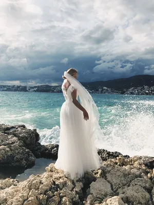 Свадьба на море, воздушно свадебное платье с воланами | Wedding dresses,  Beach wedding inspiration, Wedding inspiration