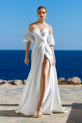 Florence Wedding Fashion свадебные платья - Море, пляж, закат... Прекрасно,  не правда ли? Наслаждаемся этим фото и благодарим невесту салона  @salonmorilee за выбор нашего платья Amor из коллекции Despacito ✨  #невестыFlorence | Facebook
