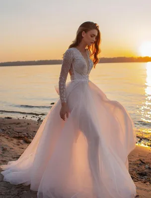 Выбираем идеальное пляжное свадебное платье для свадьбы на берегу моря