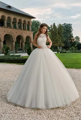 Очень пышное свадебное платье Armonia Liya | Купить свадебное платье в  салоне Валенсия (Москва)