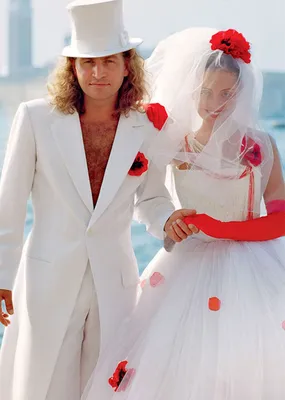 20 самых красивых свадебных платьев российских звезд: голосуем за самый  нежный образ - Я Покупаю