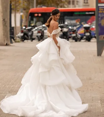 Какая невеста!» Юдашкина показала свадебное платье - 7Дней.ру