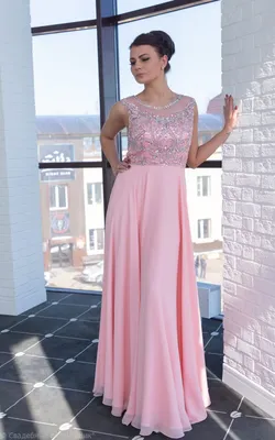 Открытое платье розового цвета с короткой пышной юбкой в Хабаровске