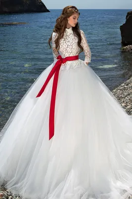 Свадебные платья с красным поясом фото