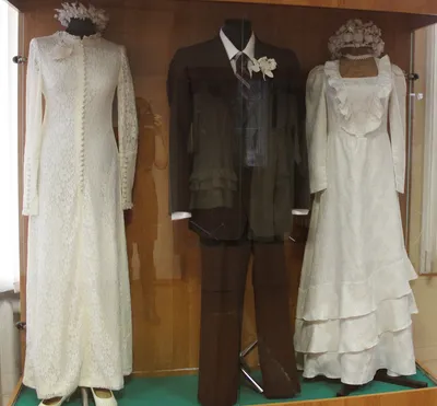 В музее семьи Степановых сохранились свадебные платья с пятидесятых годов  прошлого века до 2000-х – Новости Тимашевска