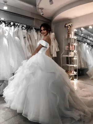 Купить свадебное платье в Перми в Шоуруме с примеркой: заказать платье на  свадьбу из каталога с фото и ценами