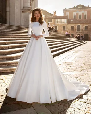 Madeira Wedding / Свадебные Платья Салон Мадейра on Instagram: “Простота  покорившая серца♥️ На фото… | Wedding dress sleeves, Elegant wedding dress,  Wedding dresses