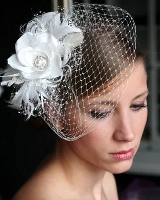 Свадебные шляпки для невесты - 69 фото