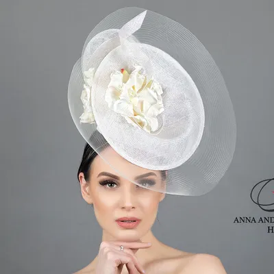 Свадебная широкополая шляпа с широкими прямыми полями из шелка.  Эксклюзивная свадебная шляпка на заказ от шляпного мастера OlgaWhite