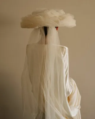 2022 Новая высококачественная белая французская свадебная шляпа, изысканная  модная студийная фотосессия, свадебные аксессуары – лучшие товары в  онлайн-магазине Джум Гик