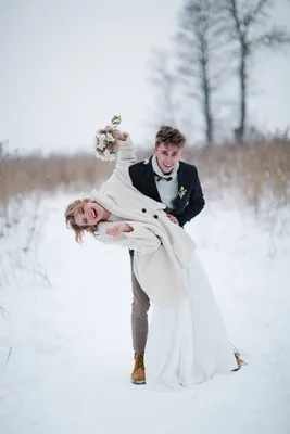 groom, свадьба зимой, уфа фотографы зима свадьба, красивая зимняя свадебная  фотосессия, обои зимняя свадьба ьнцув, фотосессия зима свадьба плед,  Свадебный фотограф Москва