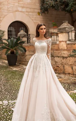 Кружевное закрытое платье на венчание Naviblue Bridal Jacques 17310 —  купить в Москве - Свадебный ТЦ Вега