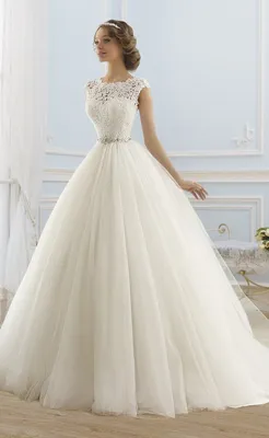 Купить пышное кружевное свадебное платье в Москве, мерцающее с рукавами